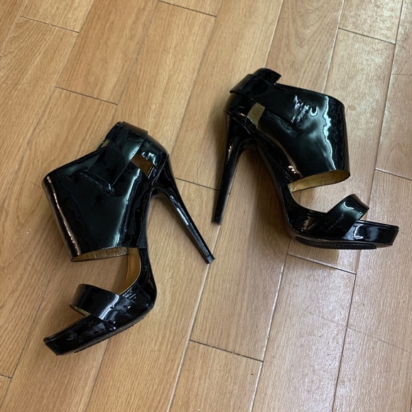 REPORT SIGNATURE Stiletto Heels - Picture 3 of 9